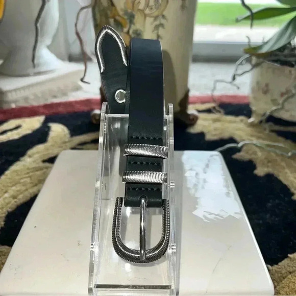 Kendall & Kylie Women’s Black Vegan Belt with Silver-Tone Buckle Accents M/L - Picture 10 of 13